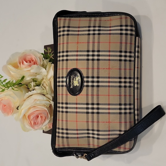 Authentic Burberry vintage wristlet - Picture 1 of 10